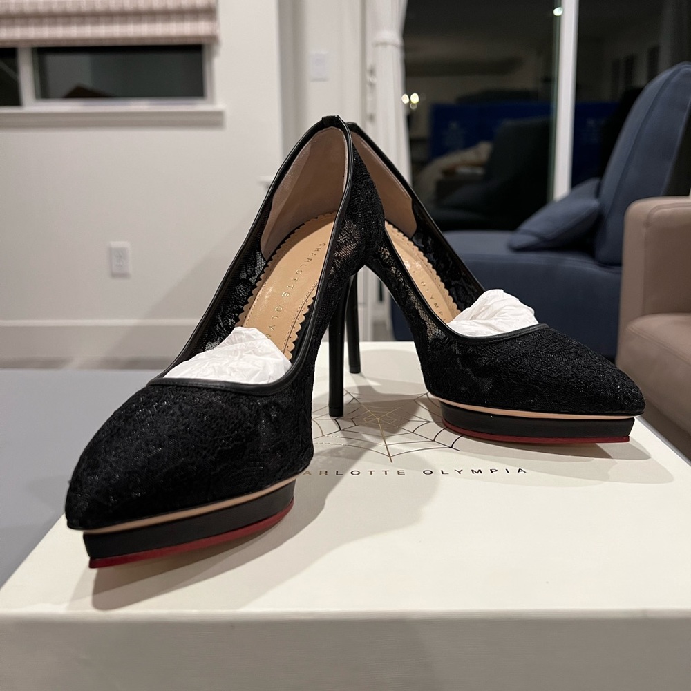 NWT Charlotte Olympia Debbie Black Lace EU 36 US 5.5